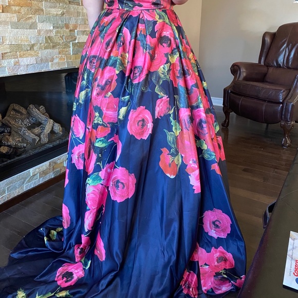 Jovani by David’s Bridal floral Ball gown - Picture 4 of 4